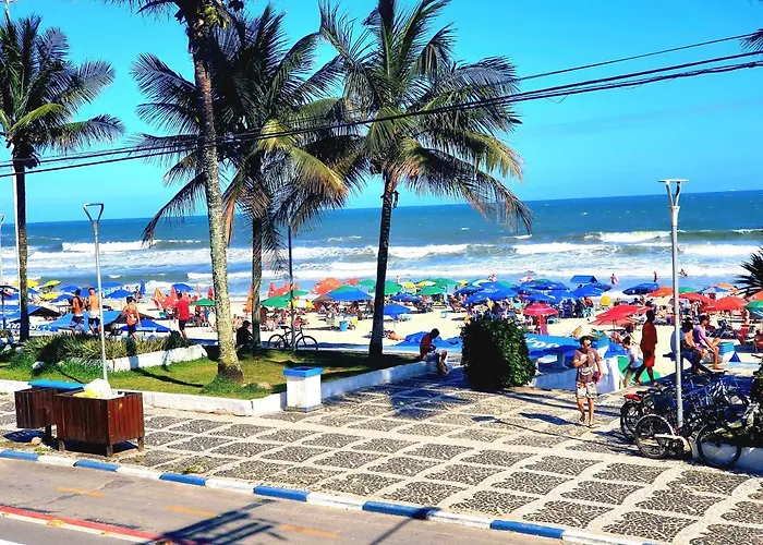 Praia do Tombo - Guarujá - Pé na areia